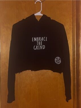 Independent Trading Company Women’s Small Embrace the Grind Cropped Hoodie